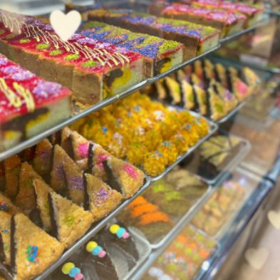 ویترین شیرینی خشک